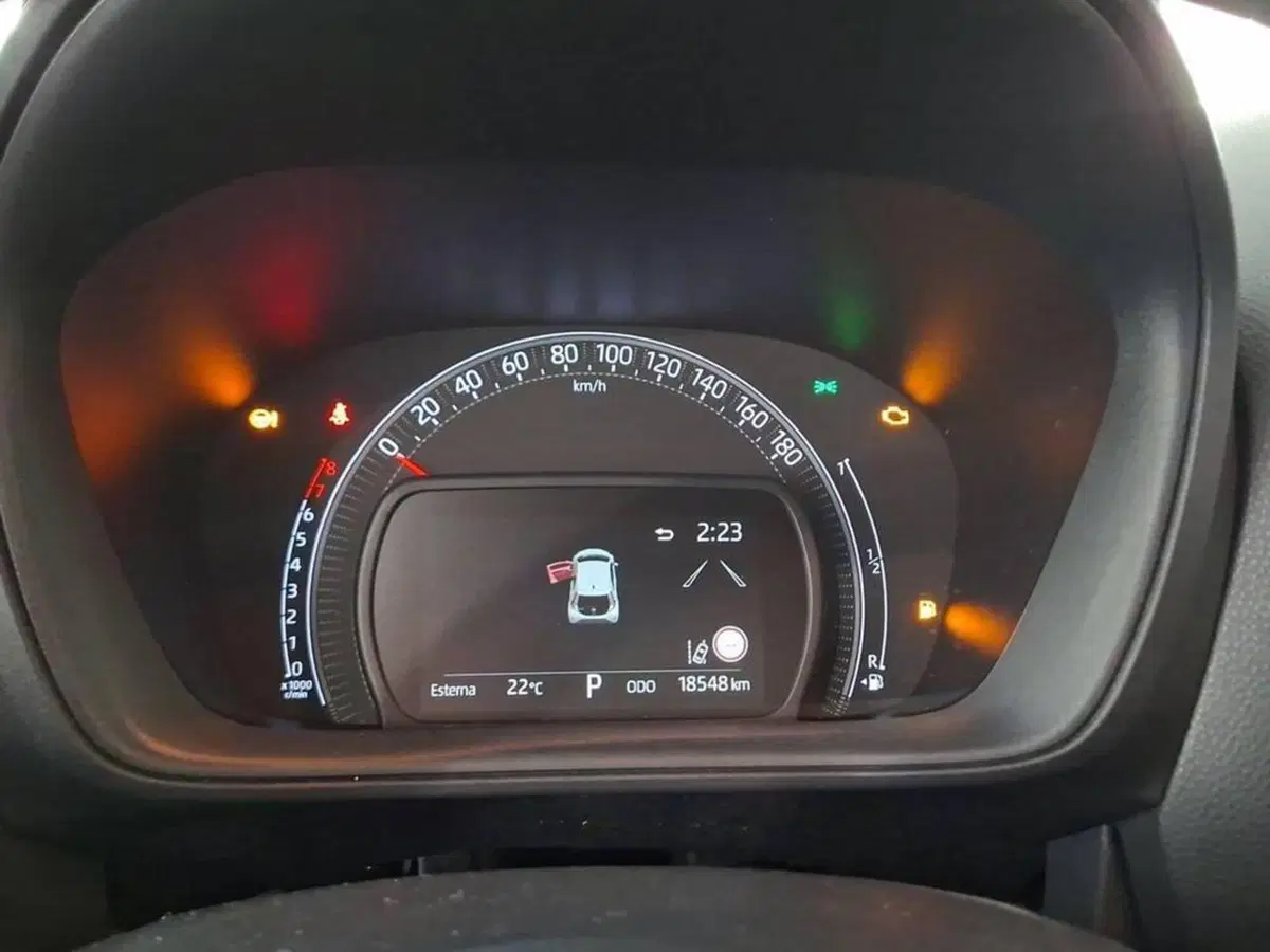 Toyota Aygo X usata a Torino (9)