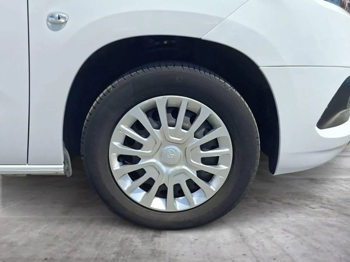 Toyota Proace City Verso usata a Torino (8)