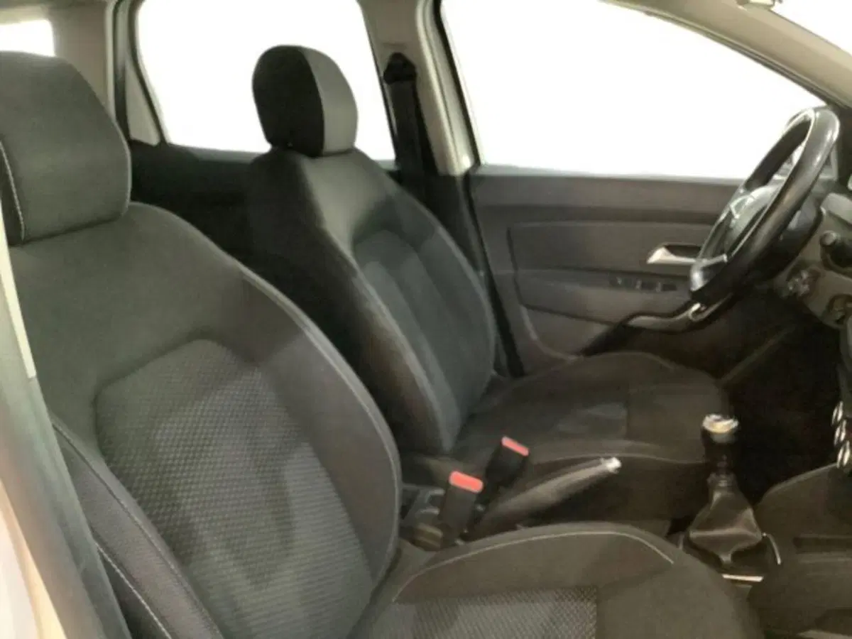 Dacia Duster usata a Catania (10)