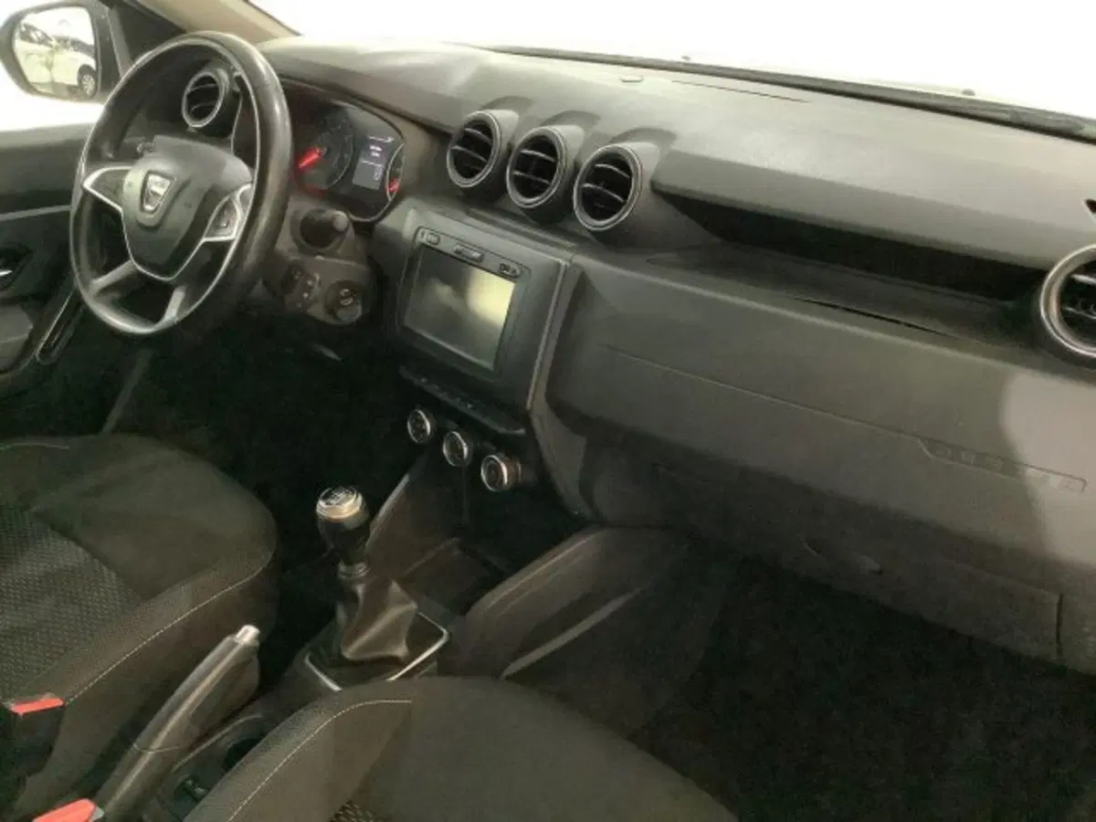 Dacia Duster usata a Catania (9)
