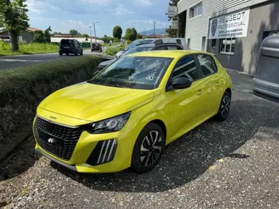 Peugeot 208 1.2 hybrid Active 100cv e-dcs 6 nuova a Massarosa