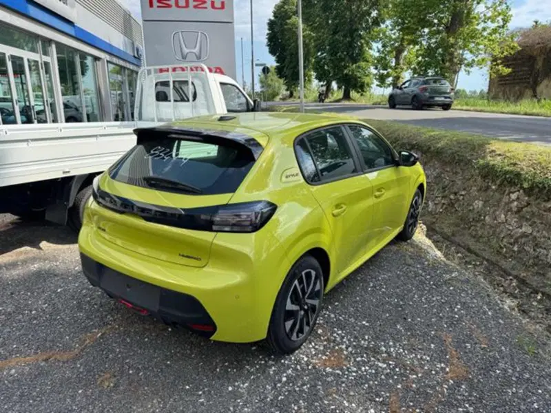 Peugeot 208 nuova a Lucca (4)