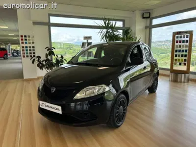 Lancia Ypsilon 1.2 69 CV 5 porte Elefantino Blu del 2018 usata a Campodipietra