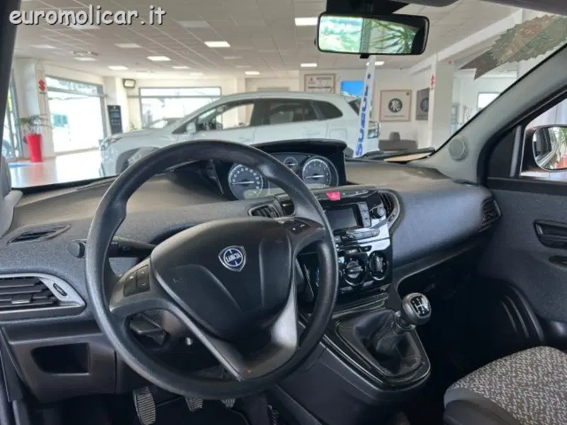 Lancia Ypsilon usata a Campobasso (13)