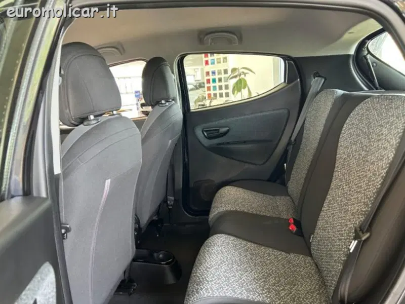 Lancia Ypsilon usata a Campobasso (14)
