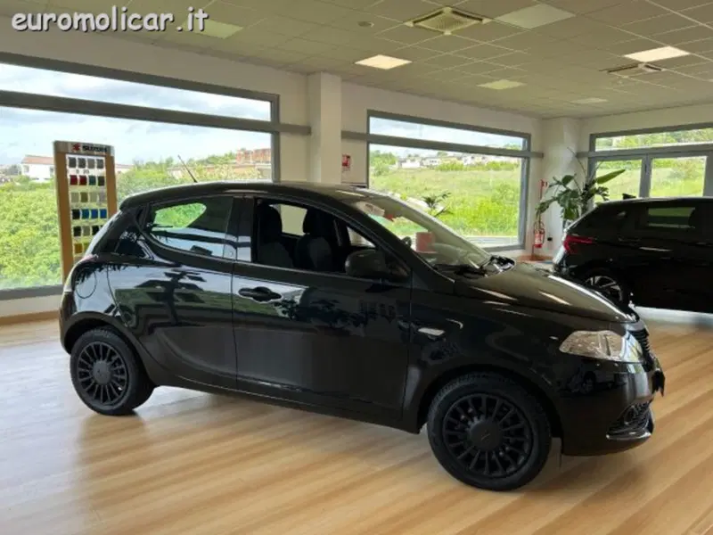Lancia Ypsilon usata a Campobasso (4)