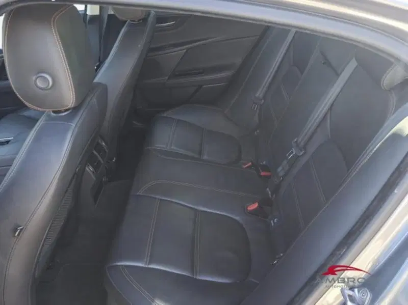 Jaguar XE usata a Perugia (10)