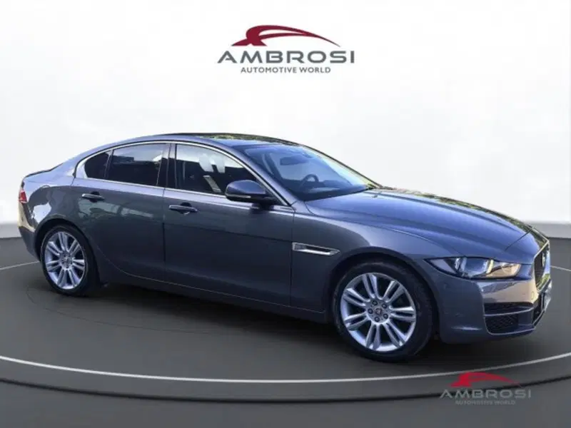 Jaguar XE usata a Perugia (2)