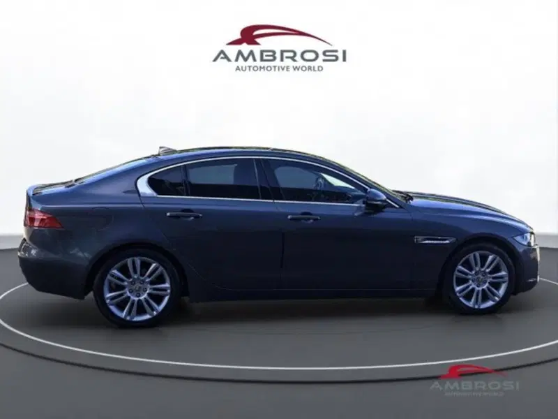 Jaguar XE usata a Perugia (5)