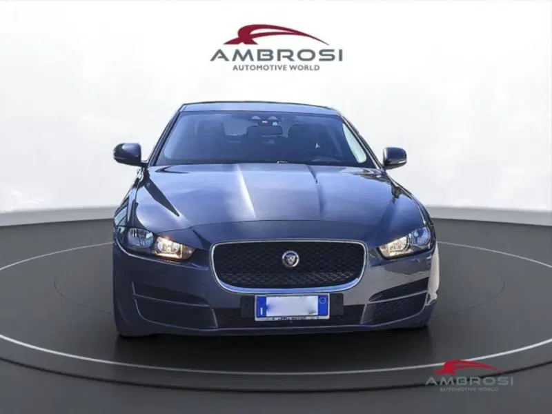 Jaguar XE usata a Perugia (7)