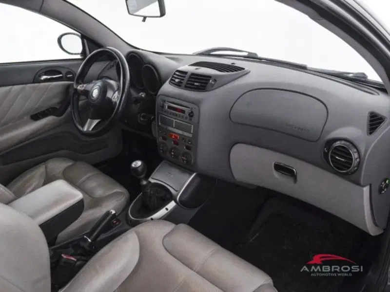 Alfa Romeo GT usata a Perugia (12)