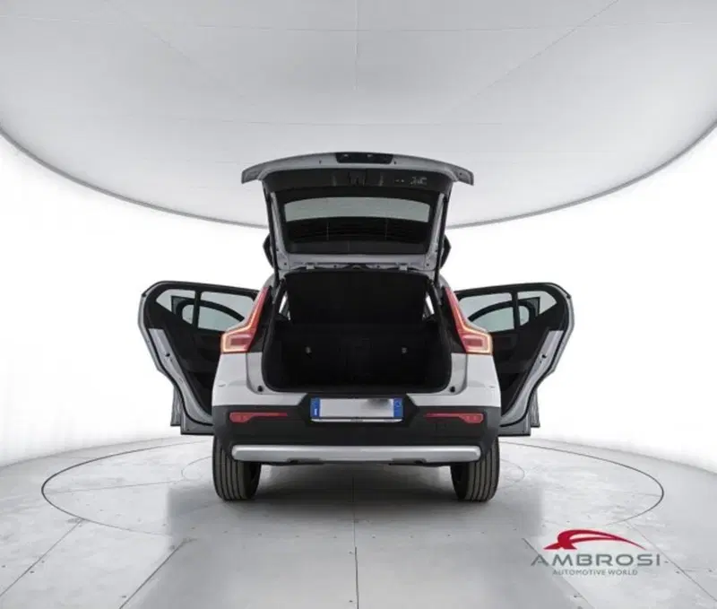 Volvo XC40 usata a Perugia (7)