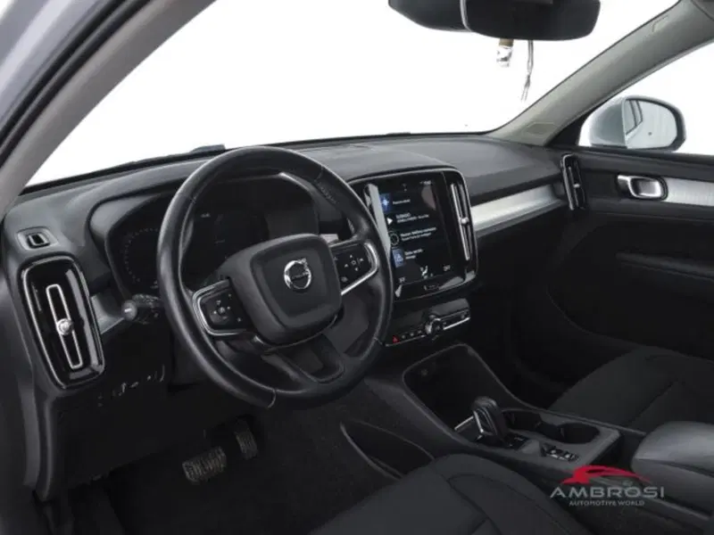 Volvo XC40 usata a Perugia (8)