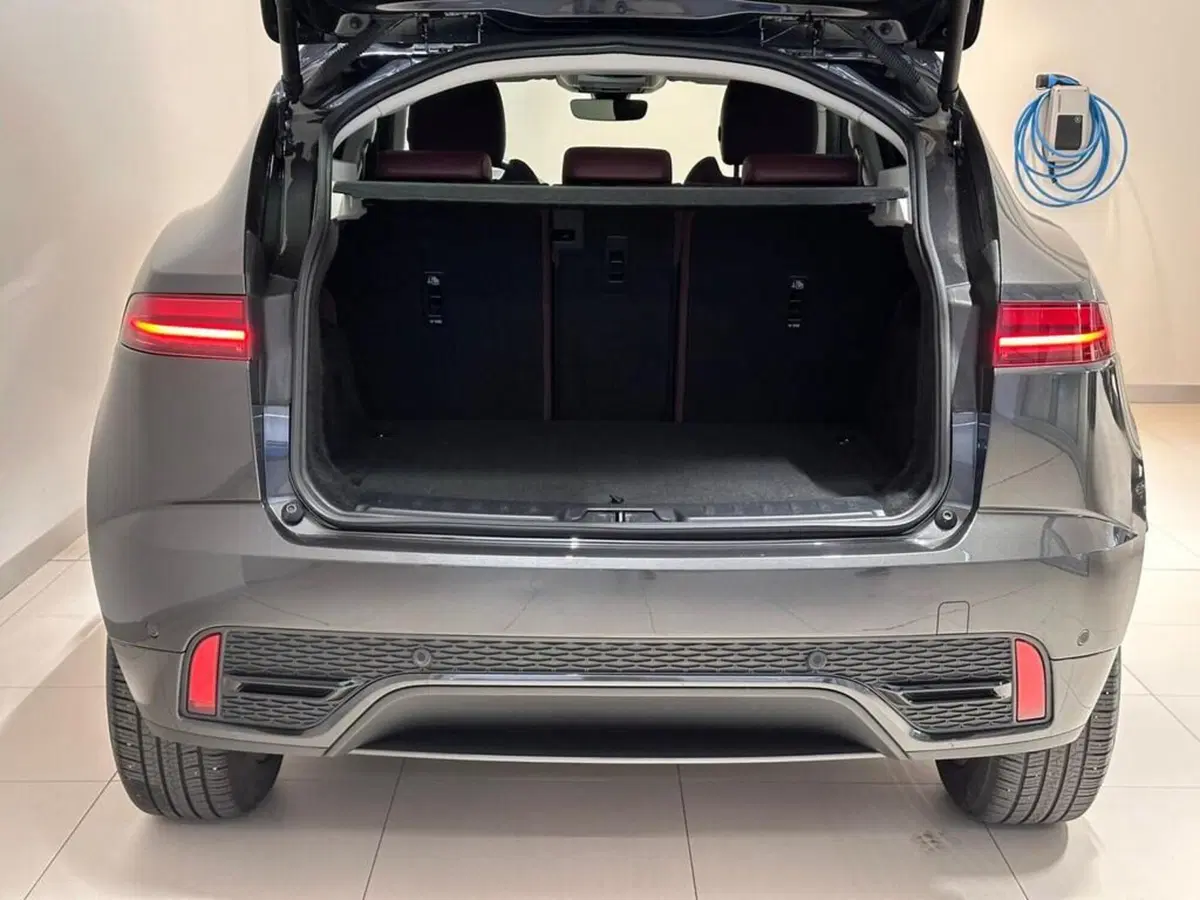 Jaguar E-Pace usata a Varese (11)