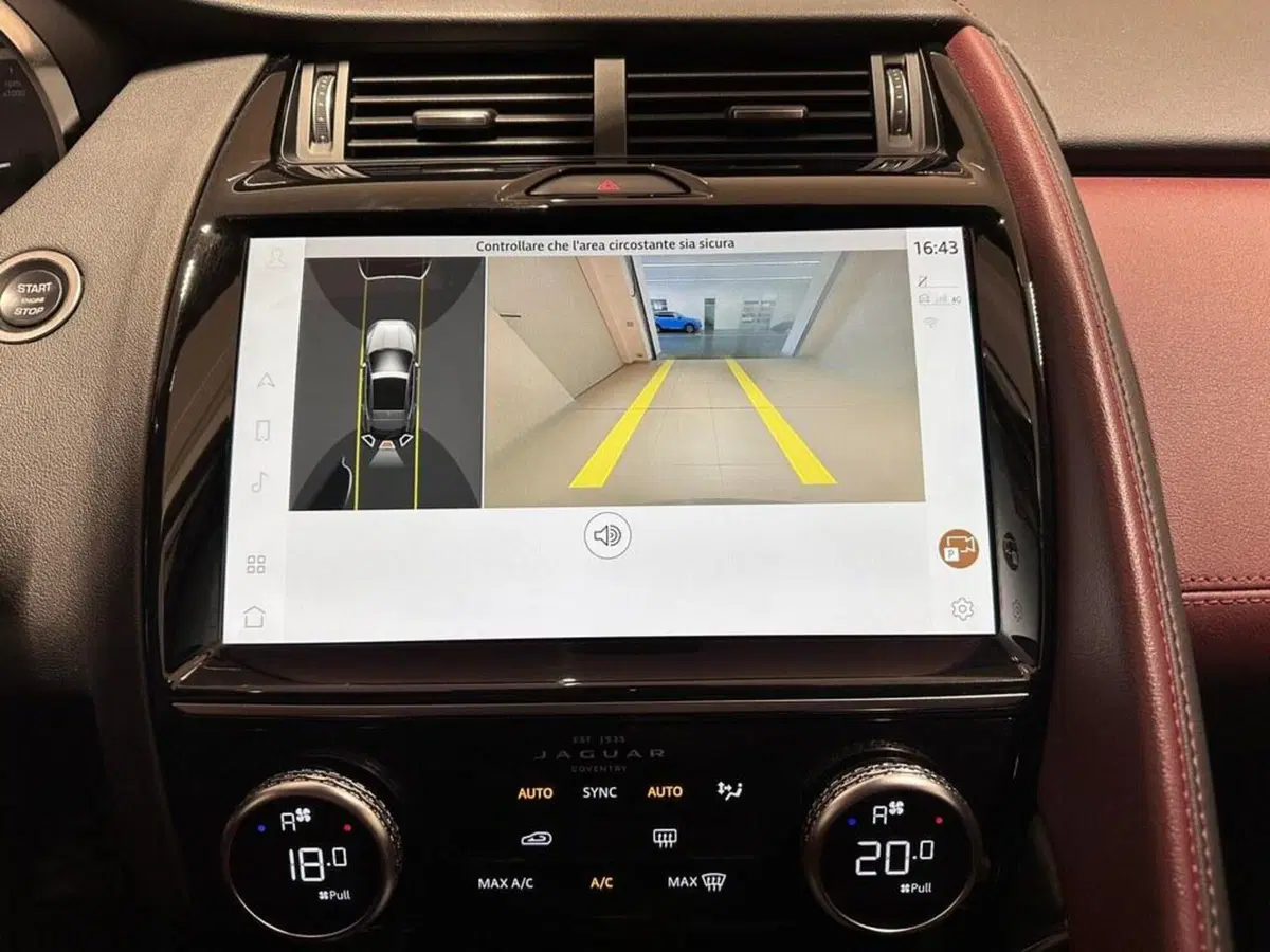 Jaguar E-Pace usata a Varese (5)