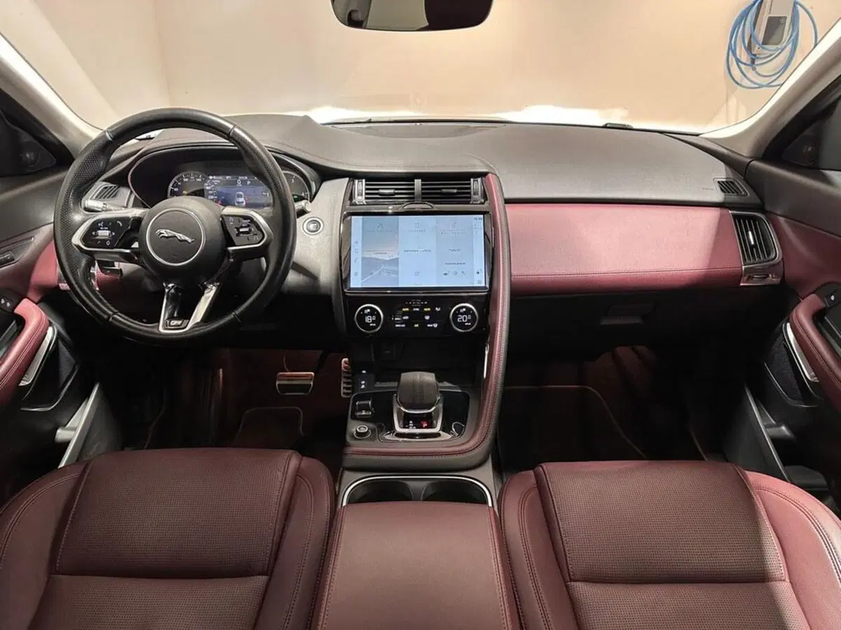 Jaguar E-Pace usata a Varese (6)