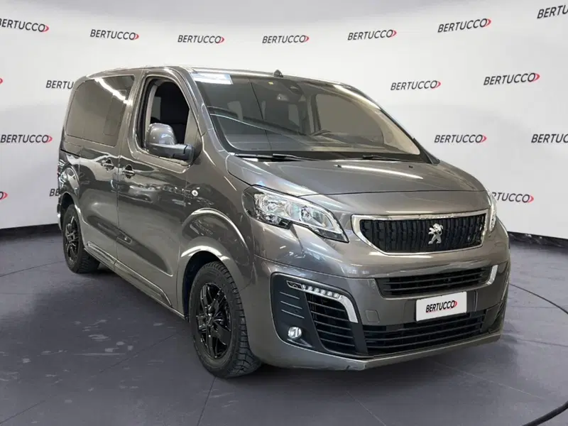 Peugeot Traveller usata a Verona