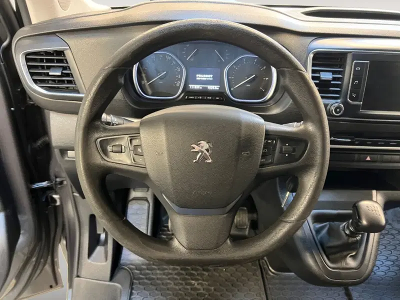Peugeot Traveller usata a Verona (10)