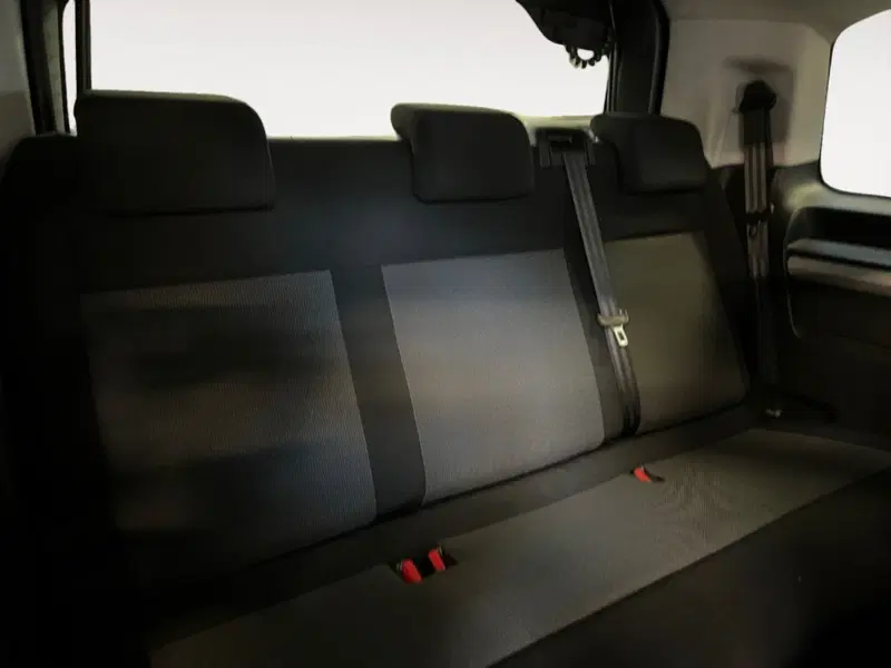 Peugeot Traveller usata a Verona (11)