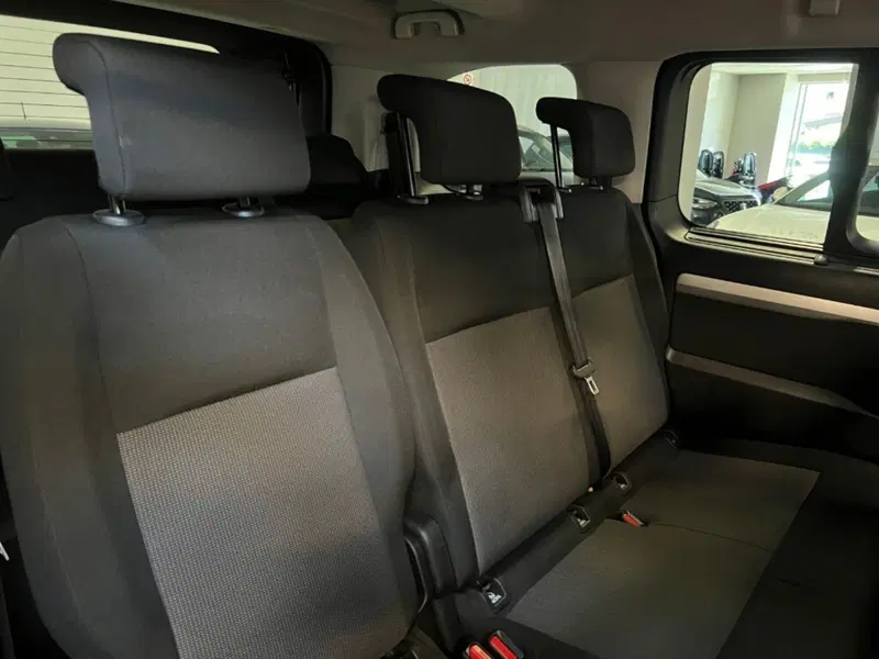 Peugeot Traveller usata a Verona (12)