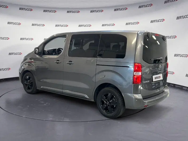 Peugeot Traveller usata a Verona (4)