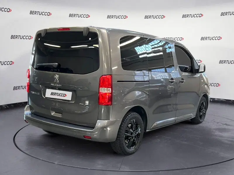 Peugeot Traveller usata a Verona (6)