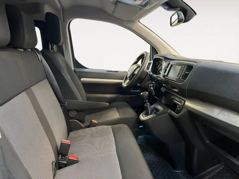 Peugeot Traveller usata a Verona (7)