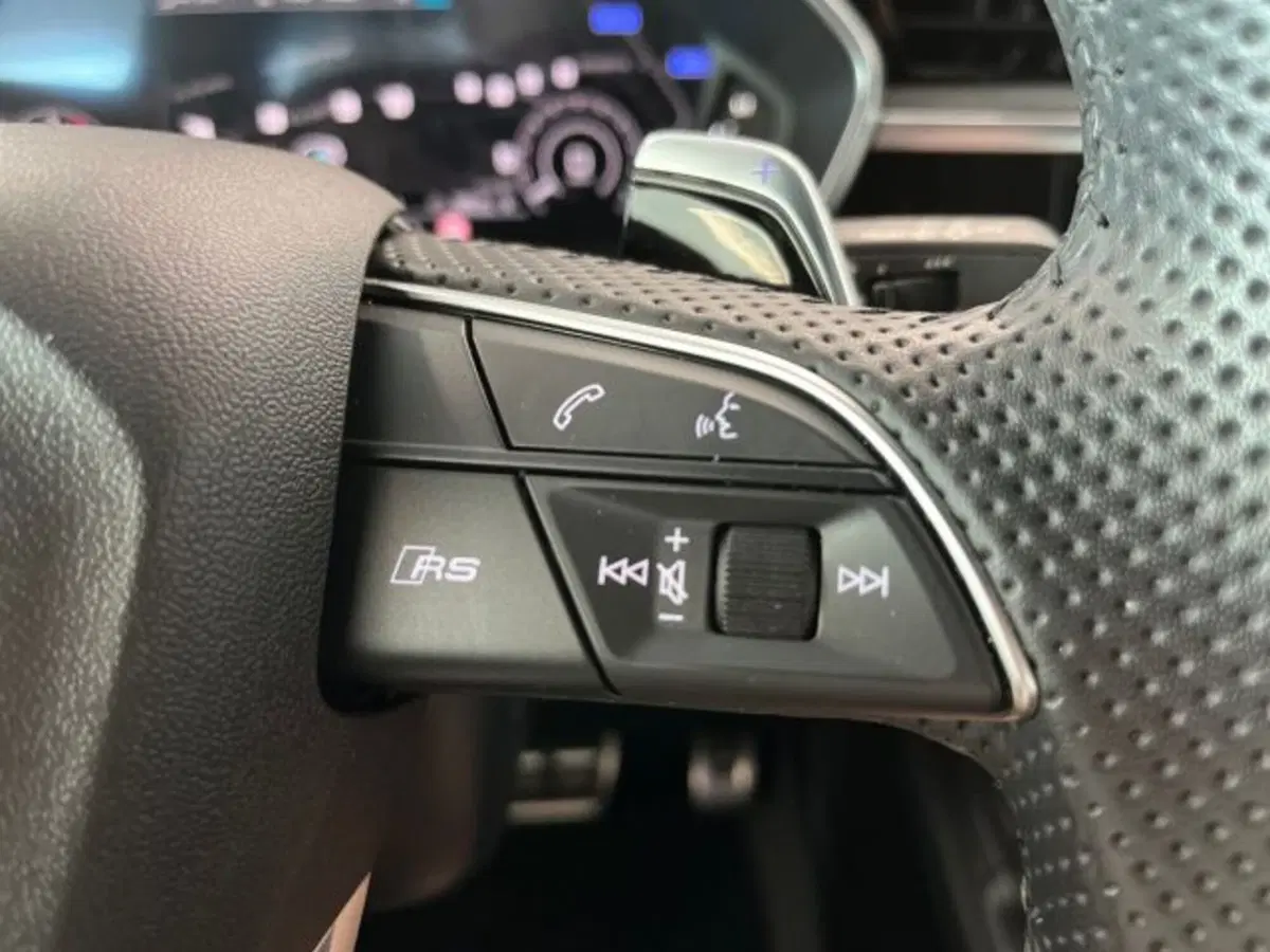 Audi RS Q3 Sportback usata a Bologna (16)