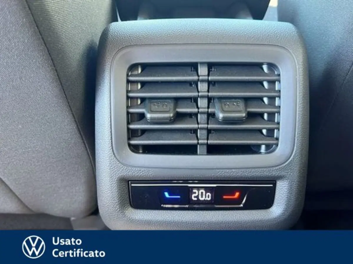 Volkswagen T-Roc nuova a Vicenza (10)
