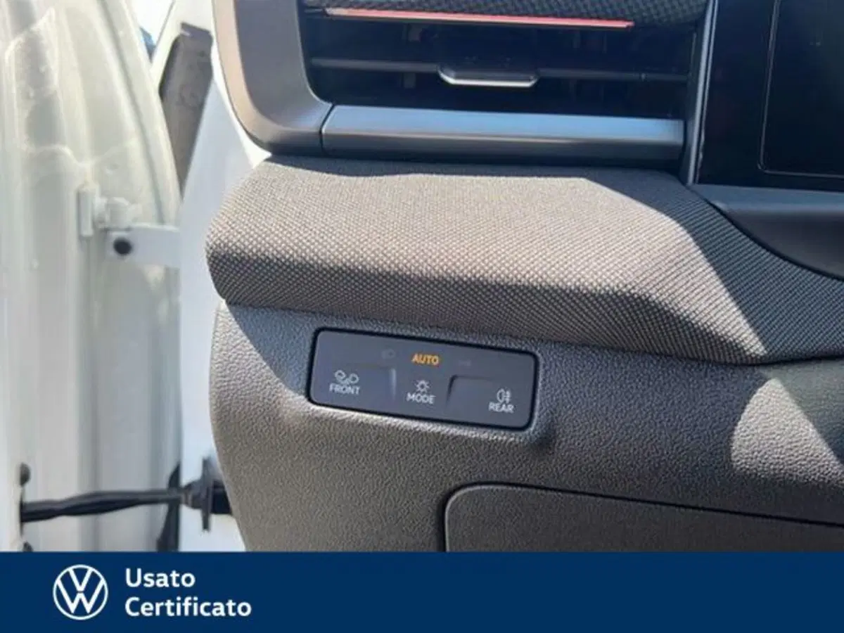 Volkswagen T-Roc nuova a Vicenza (13)