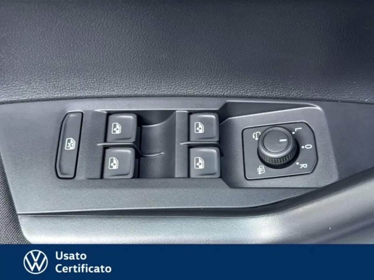 Volkswagen Polo nuova a Vicenza (12)