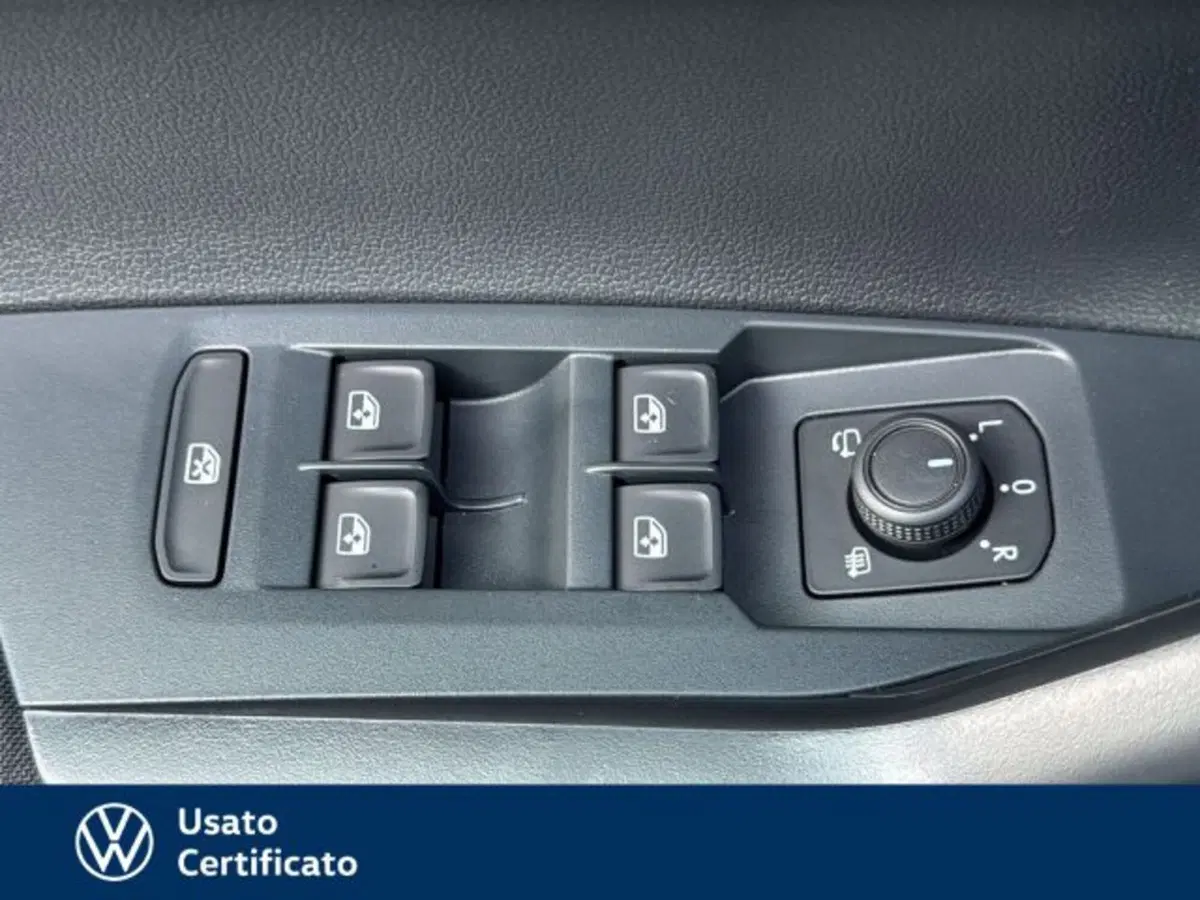 Volkswagen Polo nuova a Vicenza (12)