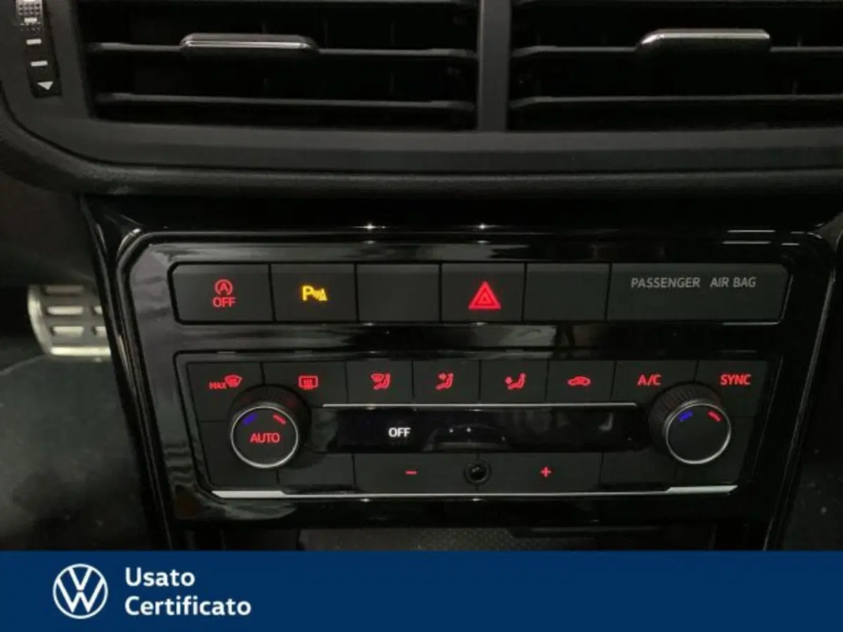 Volkswagen T-Cross usata a Vicenza (18)