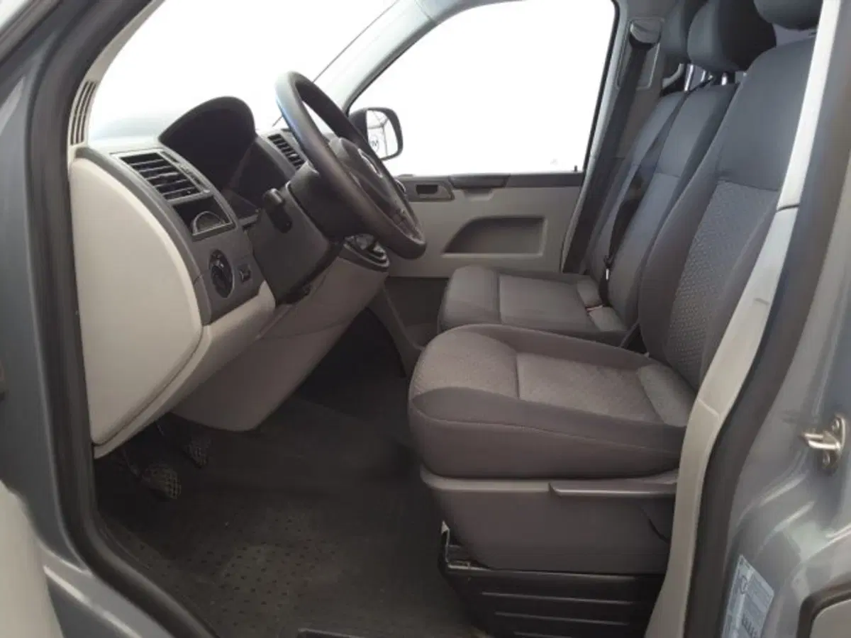 Volkswagen Veicoli Commerciali Caravelle Furgone usata a Firenze (4)