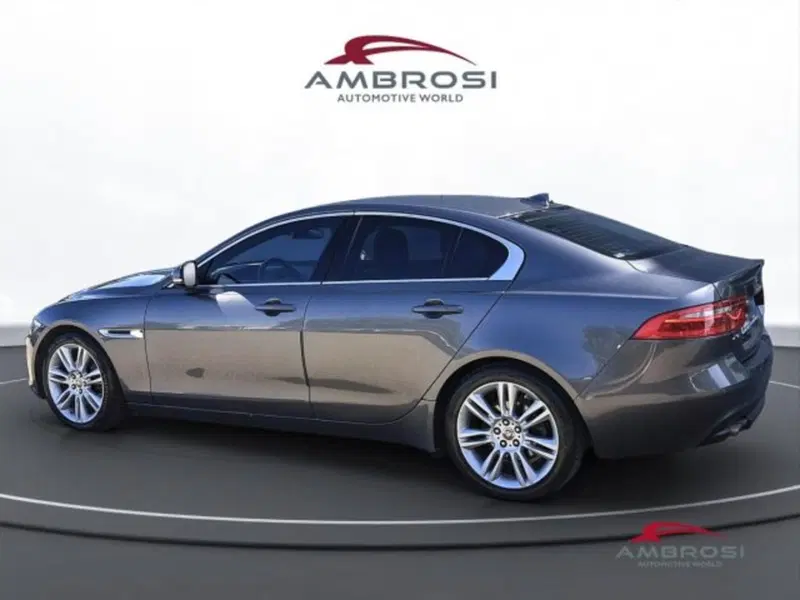 Jaguar XE usata a Perugia (4)