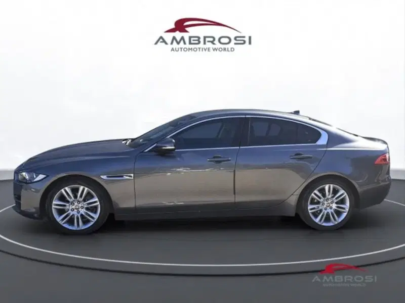 Jaguar XE usata a Perugia (6)