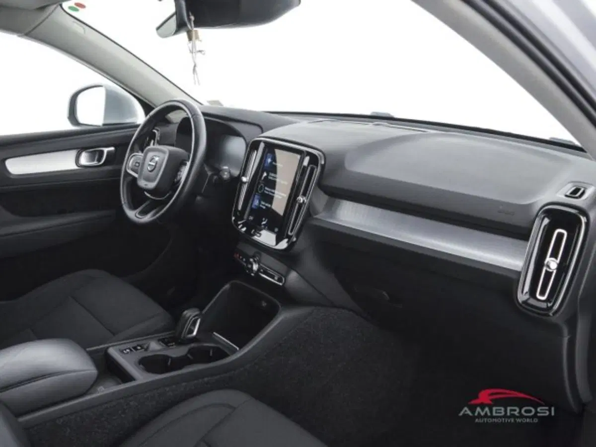 Volvo XC40 usata a Perugia (12)
