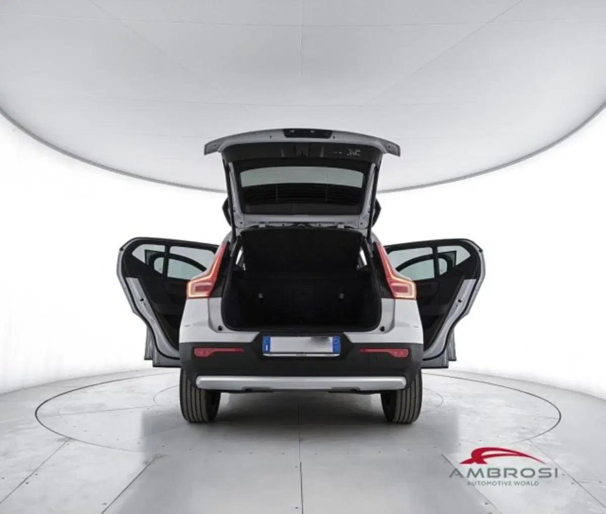 Volvo XC40 usata a Perugia (7)