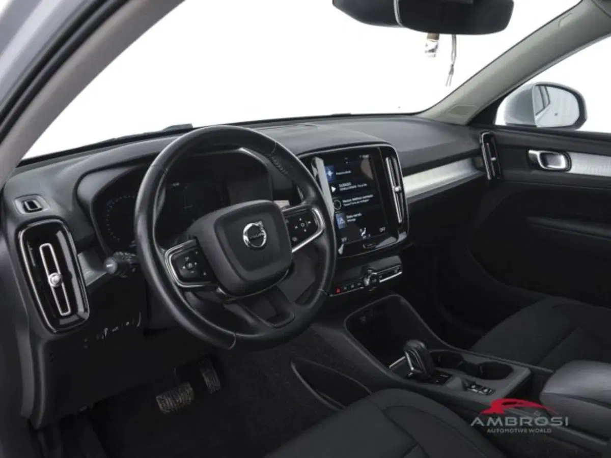 Volvo XC40 usata a Perugia (8)