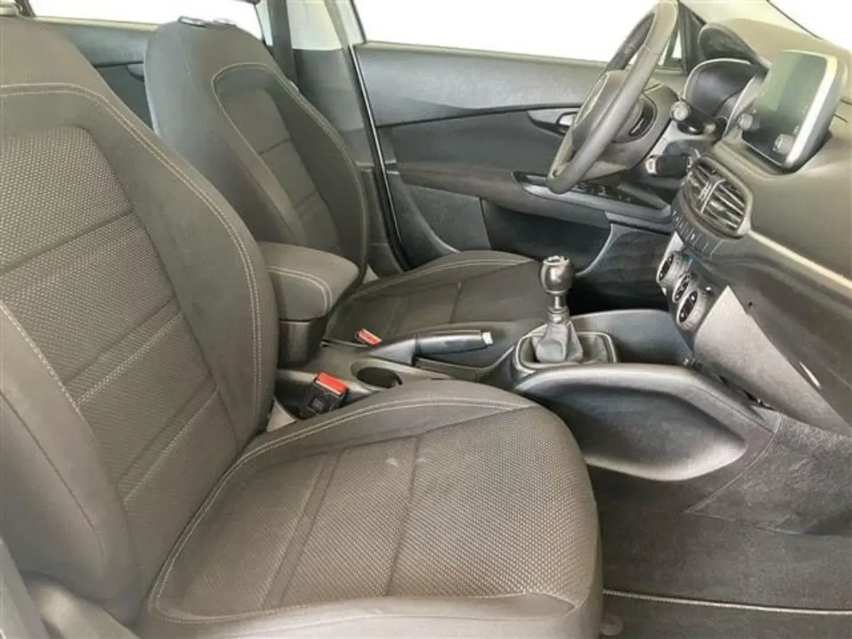 Fiat Tipo Station Wagon usata a Como (10)