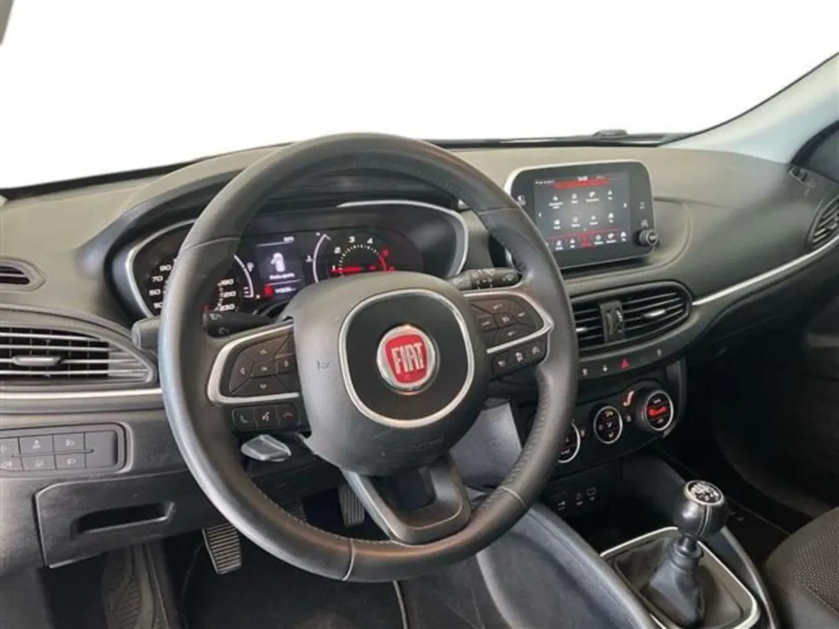 Fiat Tipo Station Wagon usata a Como (9)