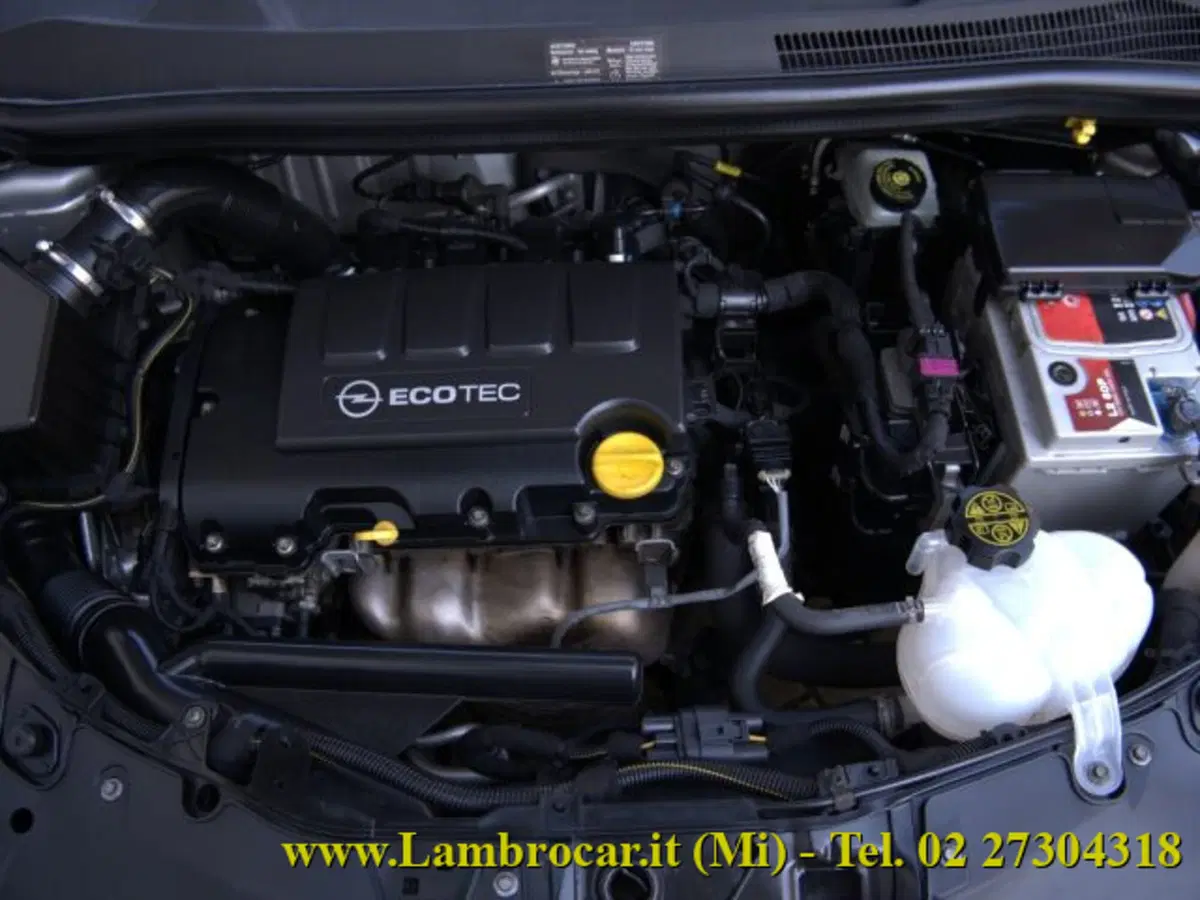 Opel Corsa usata a Milano (11)