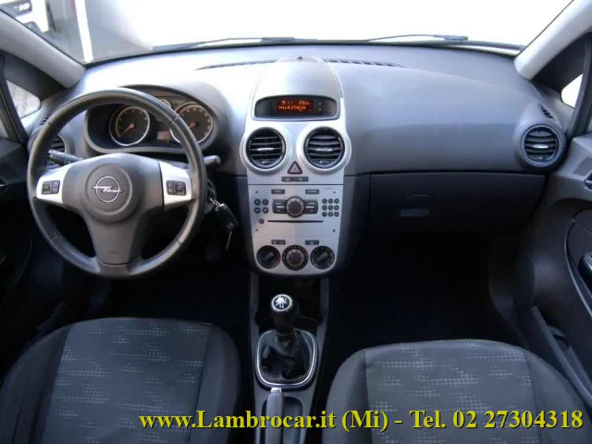 Opel Corsa usata a Milano (2)