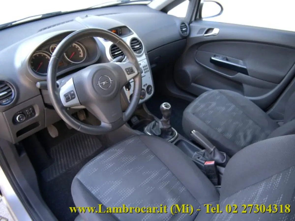 Opel Corsa usata a Milano (3)