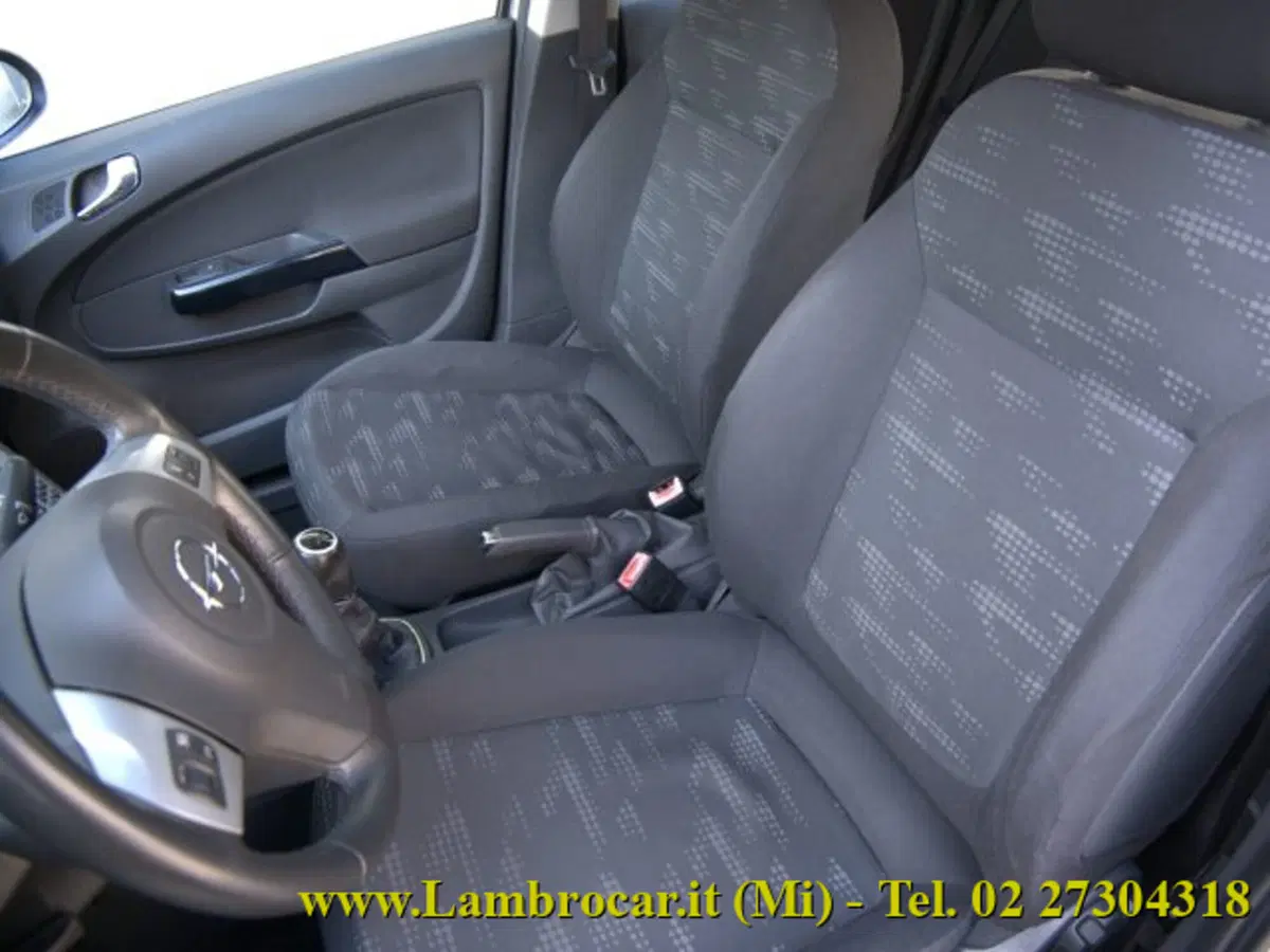 Opel Corsa usata a Milano (4)