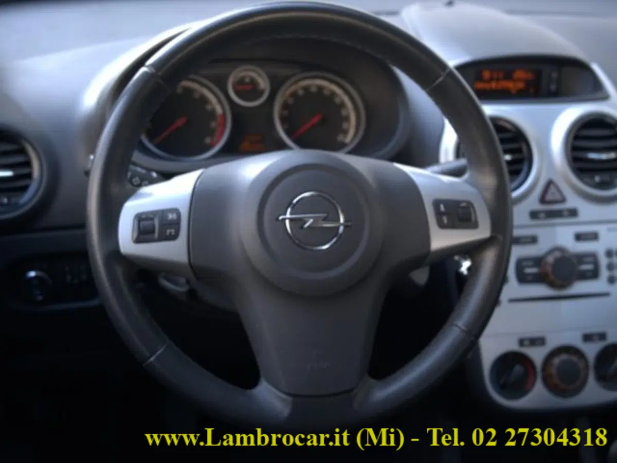 Opel Corsa usata a Milano (6)