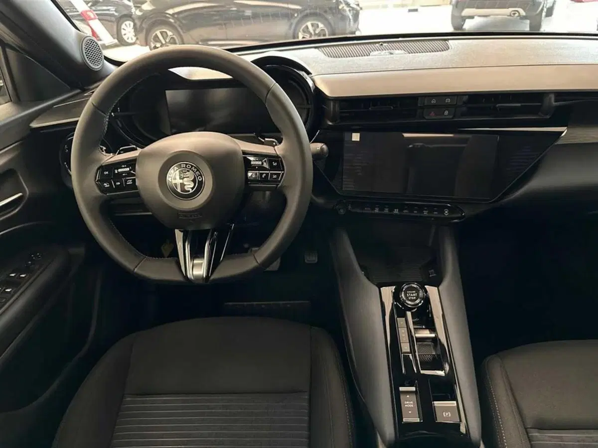 Alfa Romeo Junior nuova a Sondrio (13)