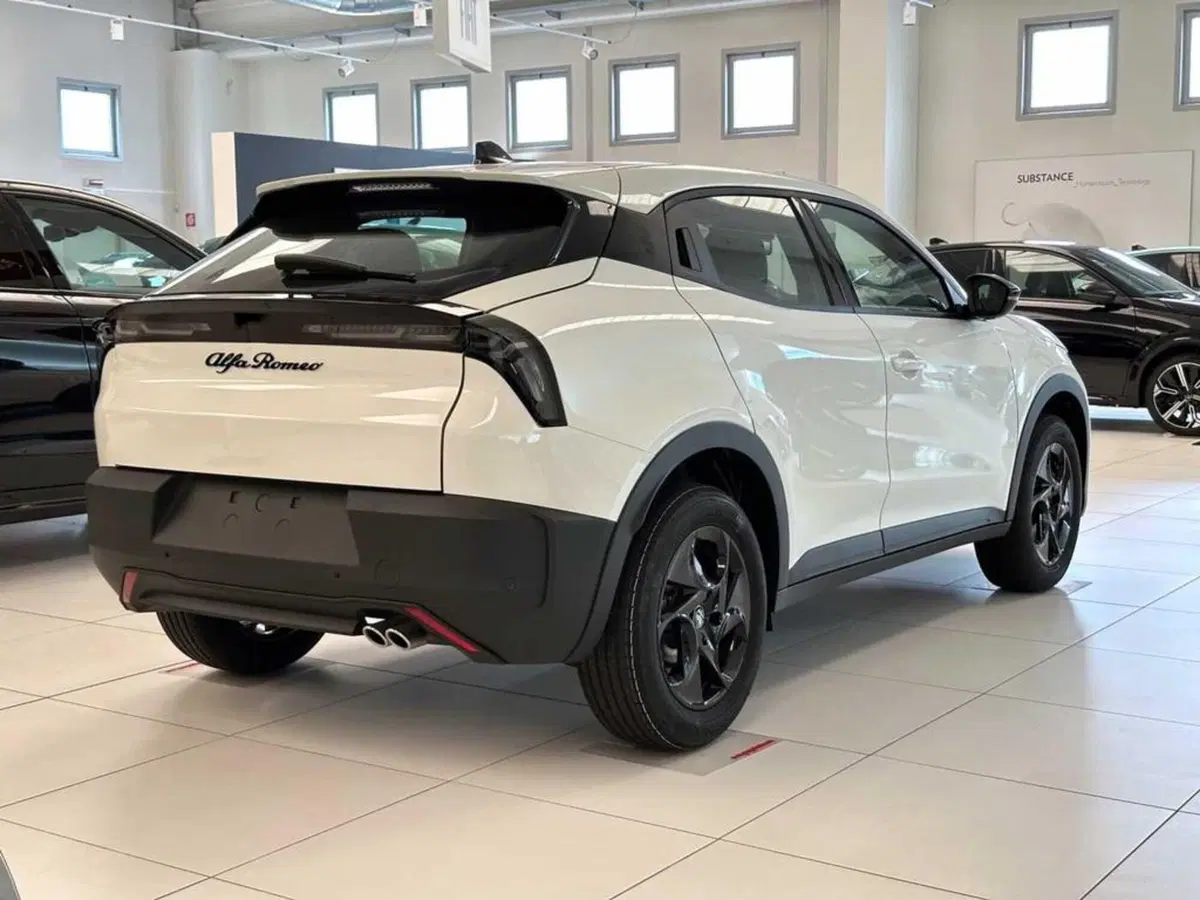Alfa Romeo Junior nuova a Sondrio (5)
