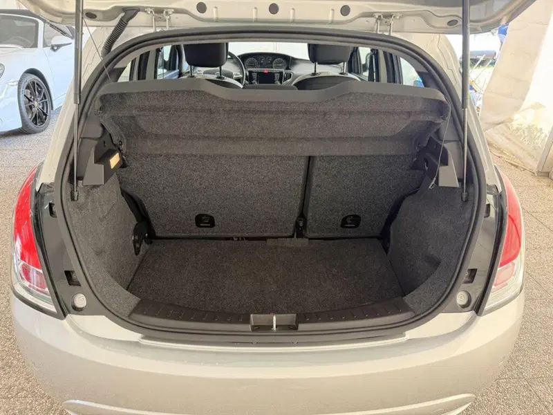 Lancia Ypsilon usata a Monza e Brianza (14)