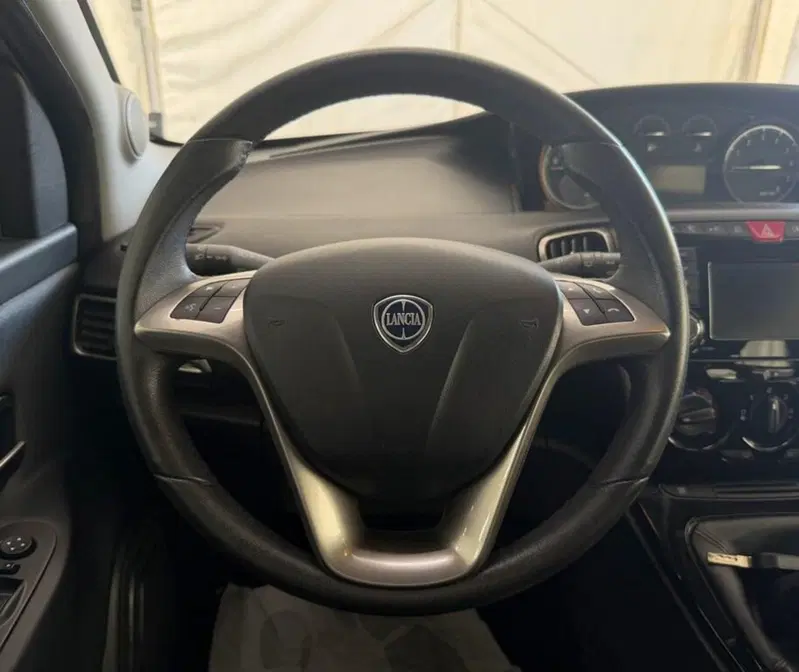 Lancia Ypsilon usata a Monza e Brianza (7)
